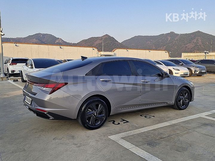 Hyundai Avante 2021 — 5