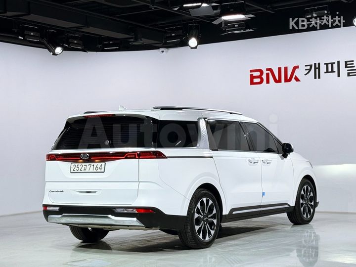 Kia Carnival 2021 — 2