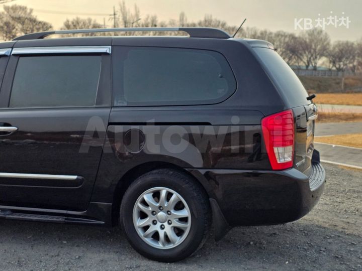 Kia Carnival 2013 — 3