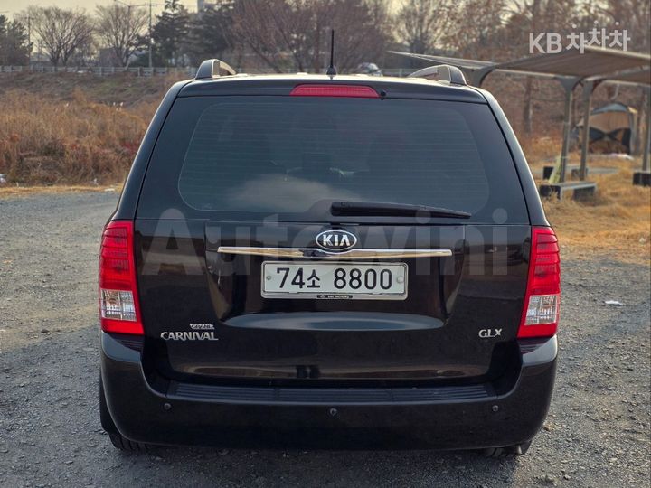 Kia Carnival 2013 — 4