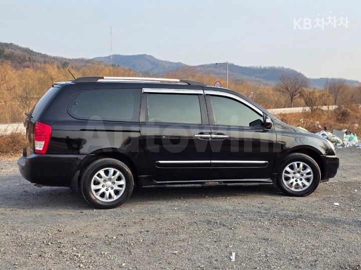 Kia Carnival 2013 — 5