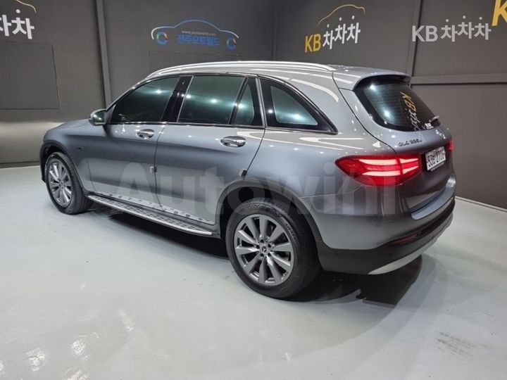 Mercedes Benz GLC Class 2019 — 4