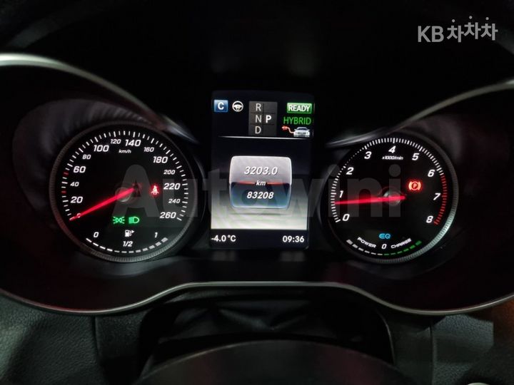 Mercedes Benz GLC Class 2019 — 5