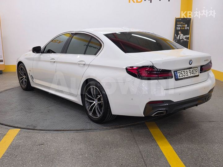 BMW 5 Series 2021 — 4