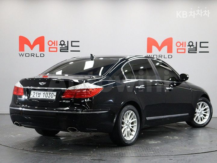 Hyundai Genesis 2008 — 3