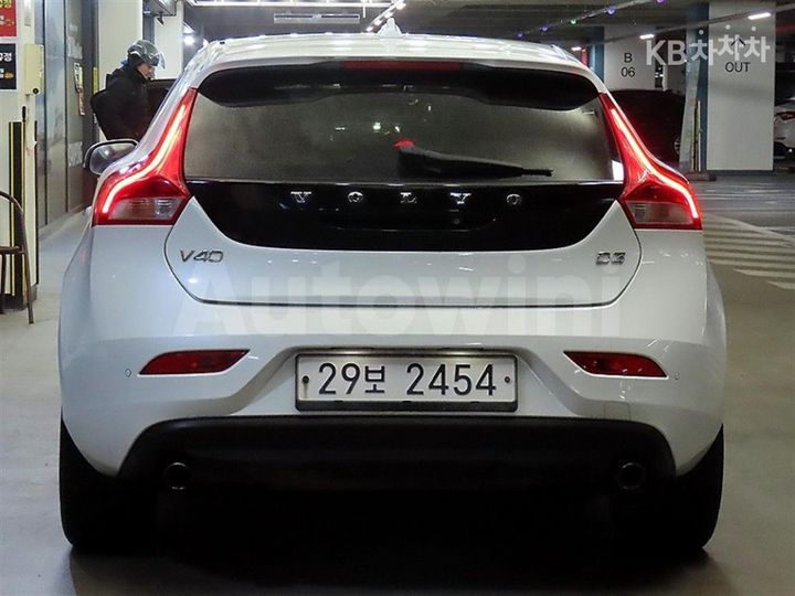 Volvo V40 2016 — 5