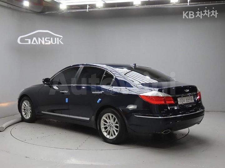 Hyundai Genesis 2008 — 3