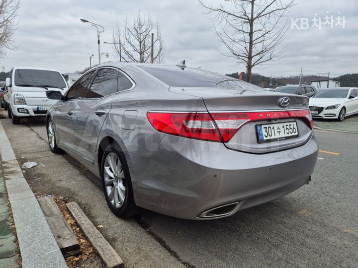 Hyundai Grandeur 2012 — 3