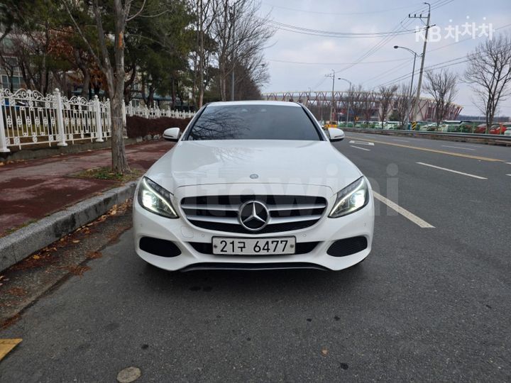 Mercedes-Benz C Class 2017 — 2