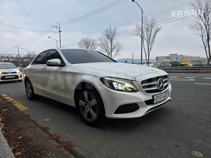 Mercedes-Benz C Class 2017 — 3
