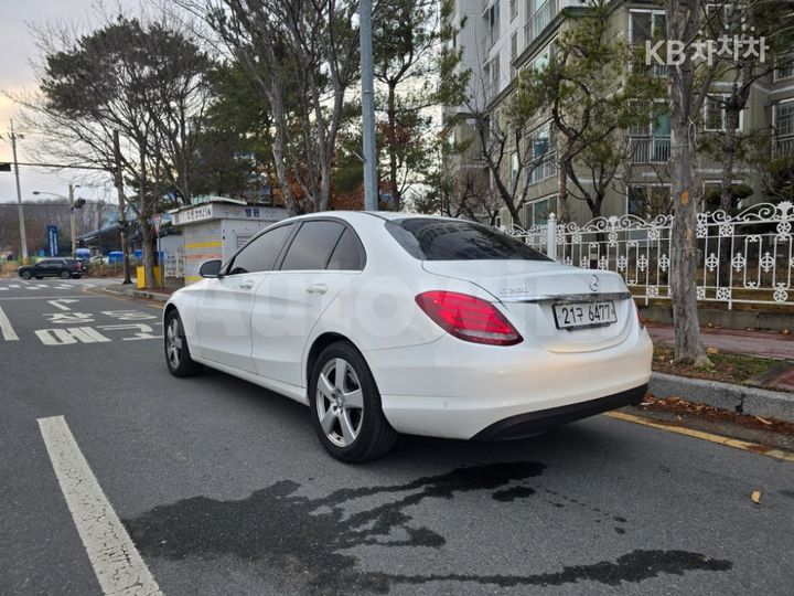Mercedes-Benz C Class 2017 — 4