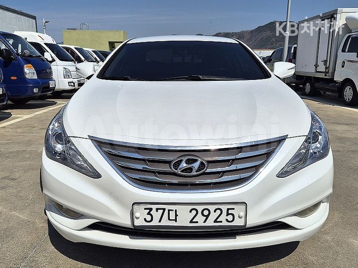 Hyundai Sonata 2012 — 2