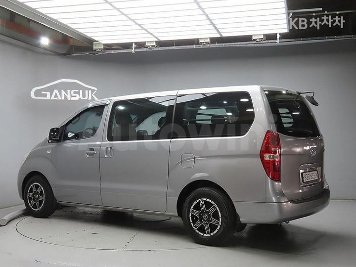 Hyundai Starex 2011 — 3