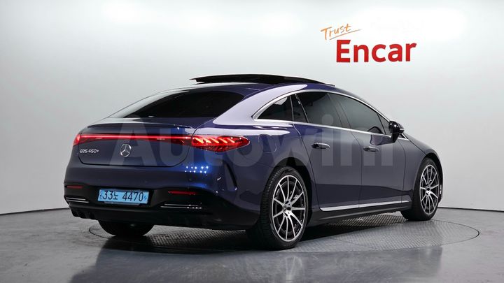 Mercedes Benz EQS