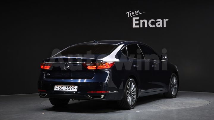Kia K7 2017 — 2
