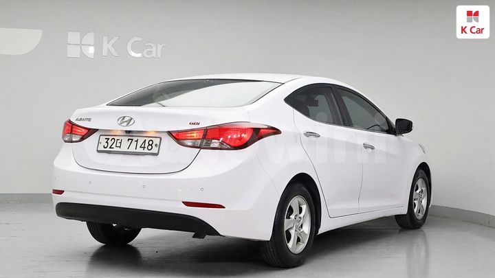 Hyundai Avante 2015 — 3