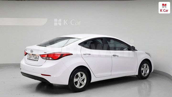 Hyundai Avante 2015 — 4