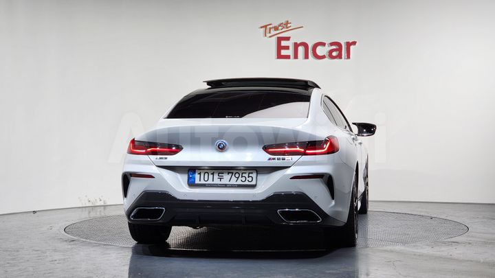 BMW 8 Series 2023 — 4