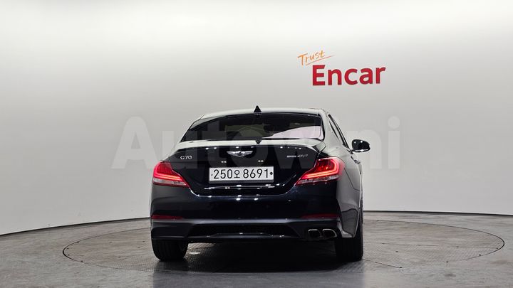 Genesis G70 2020 — 4