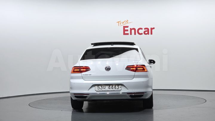 Volkswagen Passat 2018 — 4