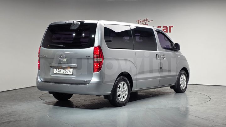 Hyundai Starex 2012 — 2