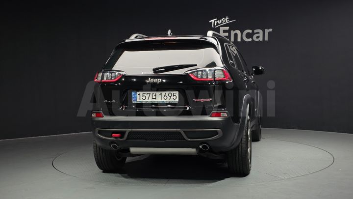 Jeep Cherokee 2020 — 4
