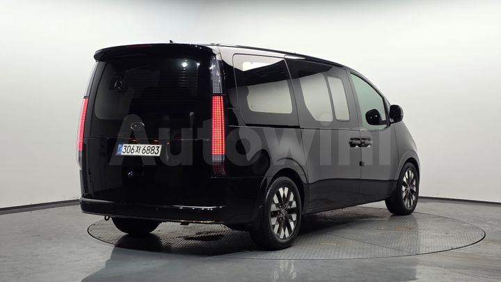 Hyundai Staria 2023 — 2