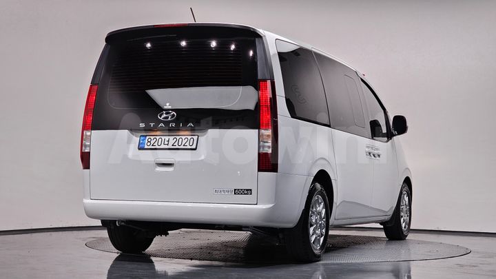Hyundai Staria 2023 — 2