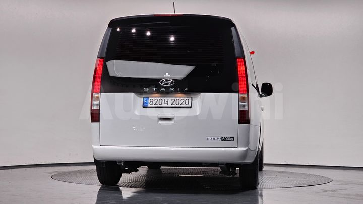 Hyundai Staria 2023 — 4