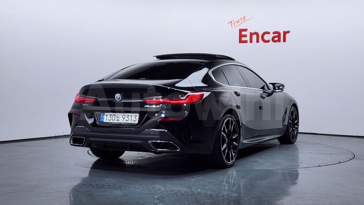 BMW 8 Series 2023 — 2