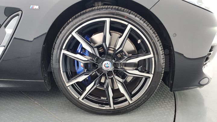 BMW 8 Series 2023 — 5