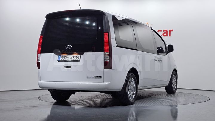 Hyundai Staria 2023 — 2