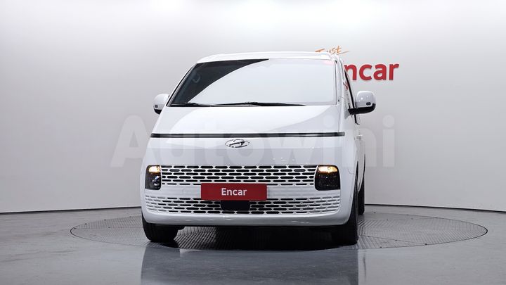 Hyundai Staria 2023 — 3