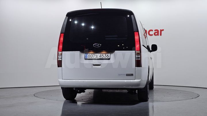 Hyundai Staria 2023 — 4