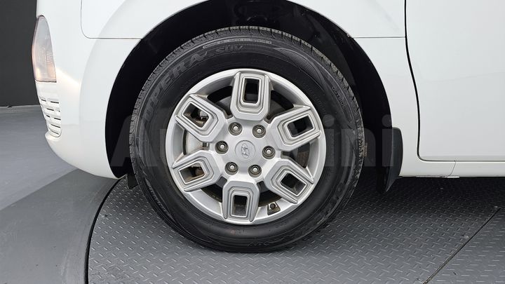 Hyundai Staria 2023 — 5