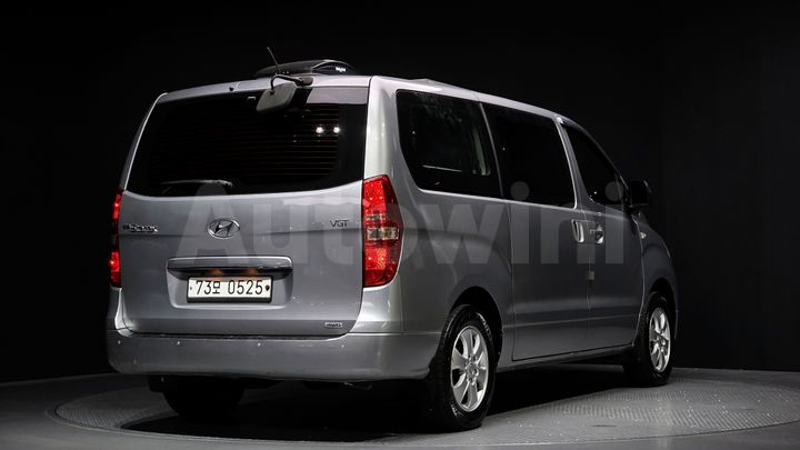 Hyundai Starex 2018 — 2
