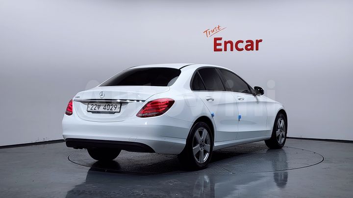 Mercedes-Benz C Class 2018 — 2