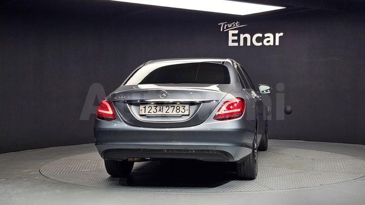 Mercedes-Benz C Class 2019 — 3