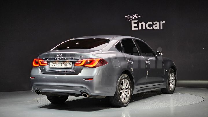 Infiniti Q 2017 — 2