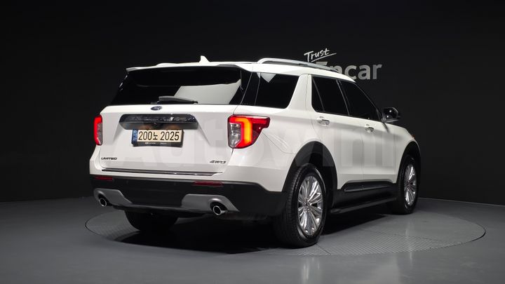 Ford Explorer 2021 — 2