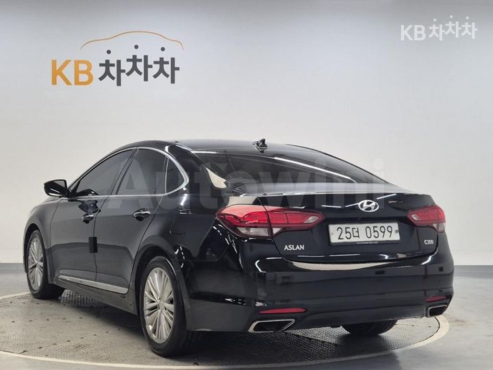 Hyundai Aslan 2016 — 2