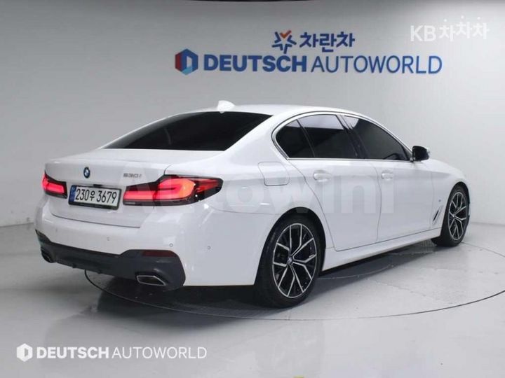 BMW 5 Series 2022 — 3