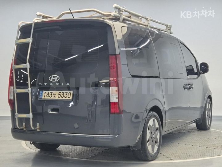 Hyundai Staria 2022 — 3