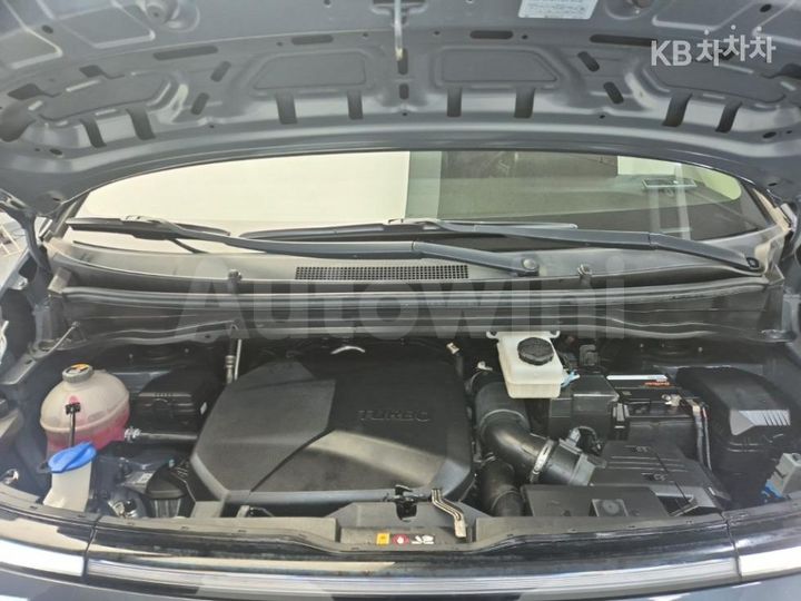 Hyundai Staria 2022 — 5