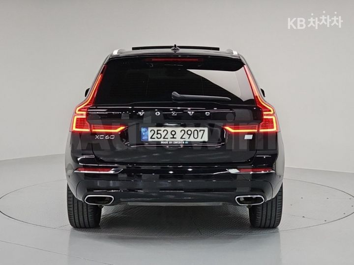 Volvo XC60 2021 — 3