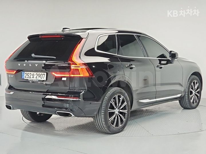 Volvo XC60 2021 — 4