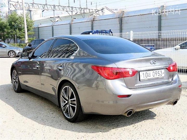 Infiniti Q 2015 — 3