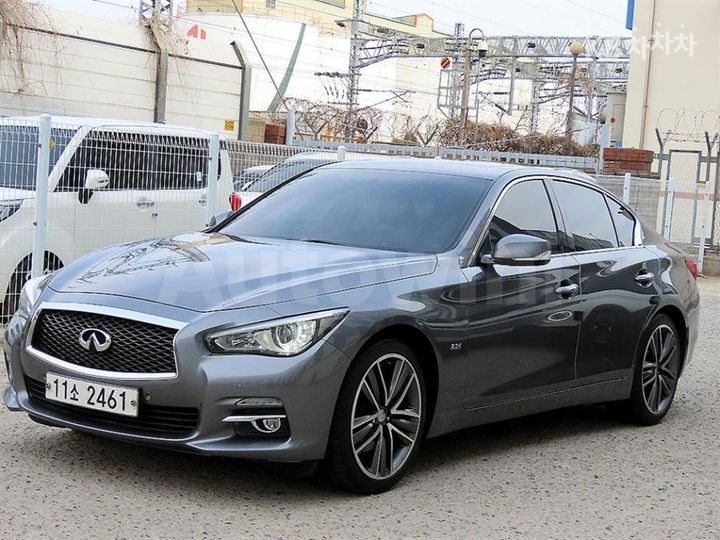 Infiniti Q 2015 — 2