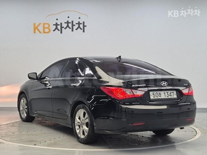 Hyundai Sonata 2012 — 2