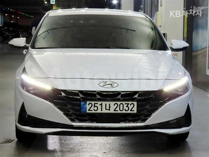 Hyundai Avante 2022 — 2